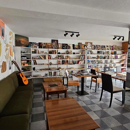 Traveler Hostel Shkoder Exterior photo