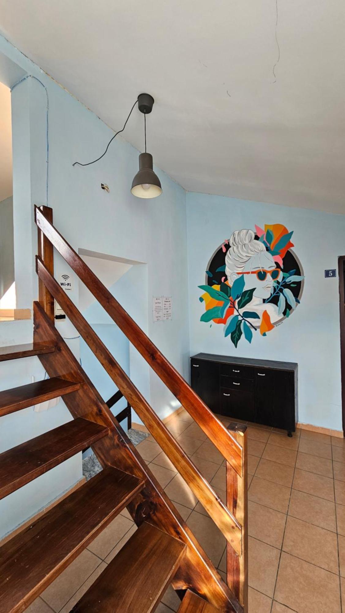 Traveler Hostel Shkoder Exterior photo