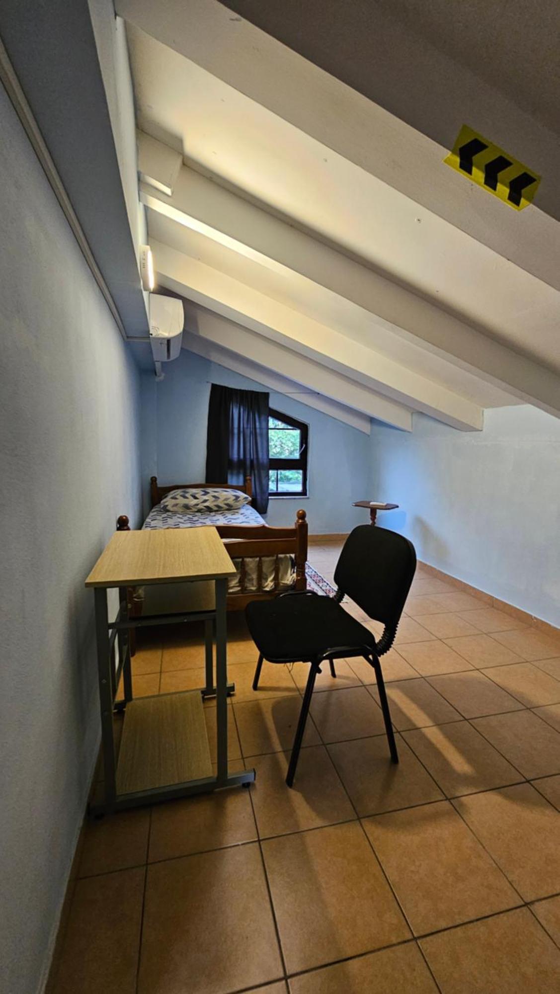 Traveler Hostel Shkoder Exterior photo