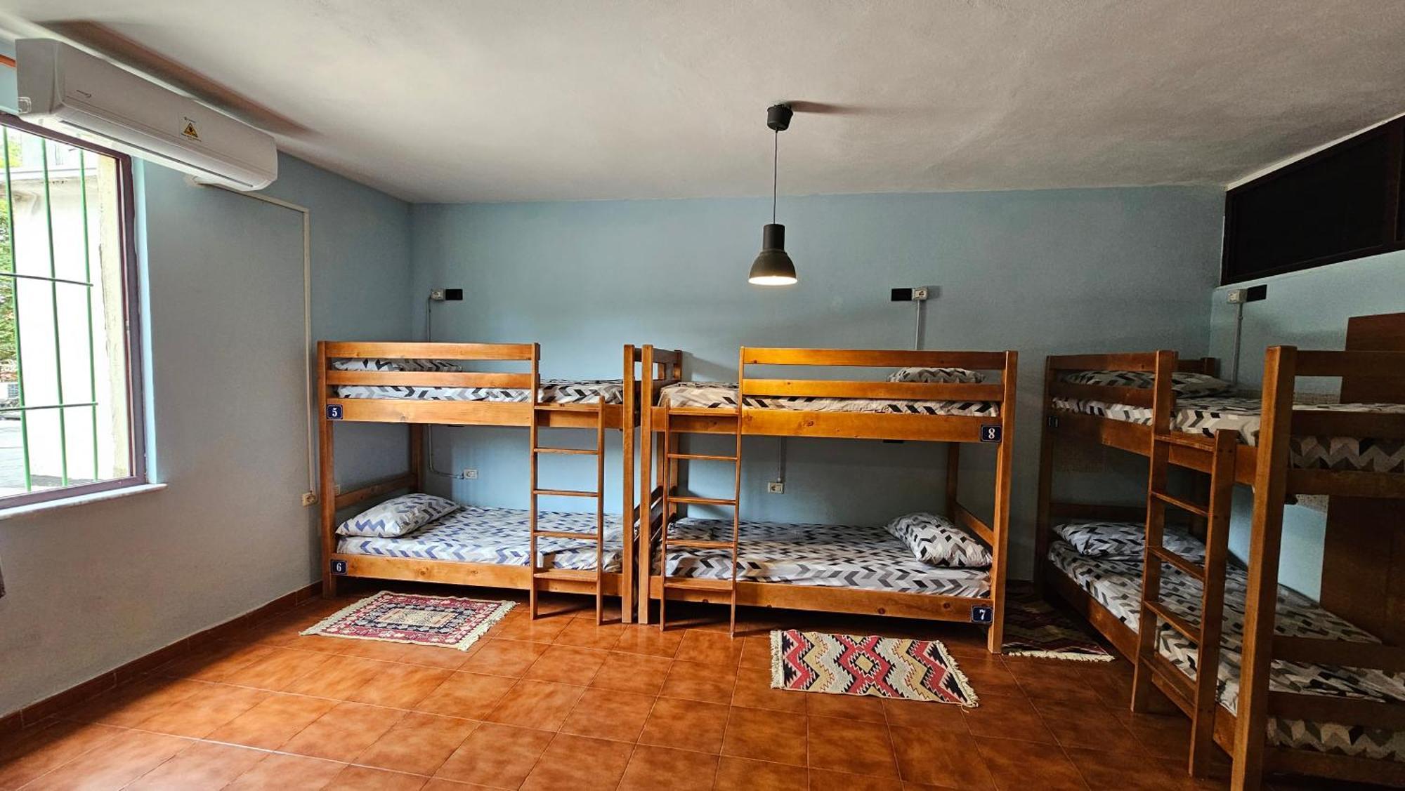 Traveler Hostel Shkoder Exterior photo