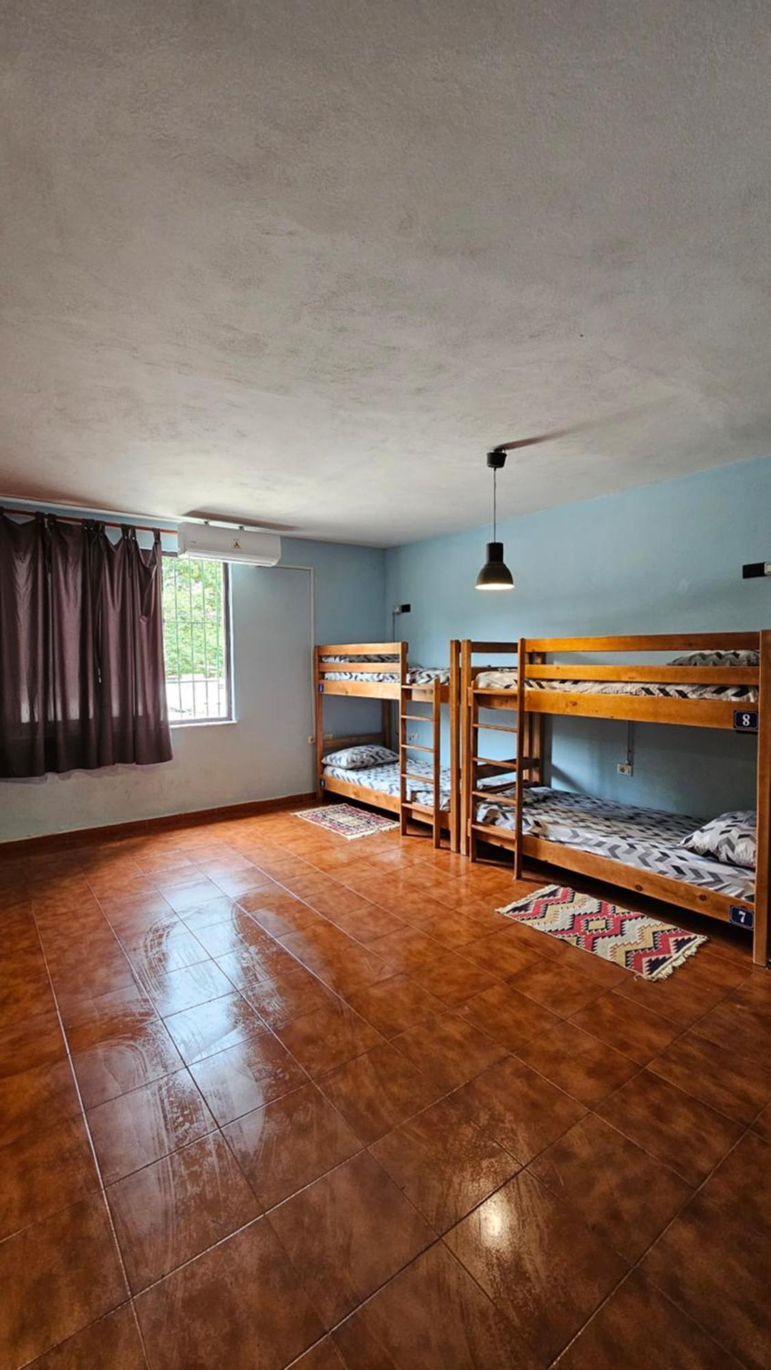 Traveler Hostel Shkoder Exterior photo