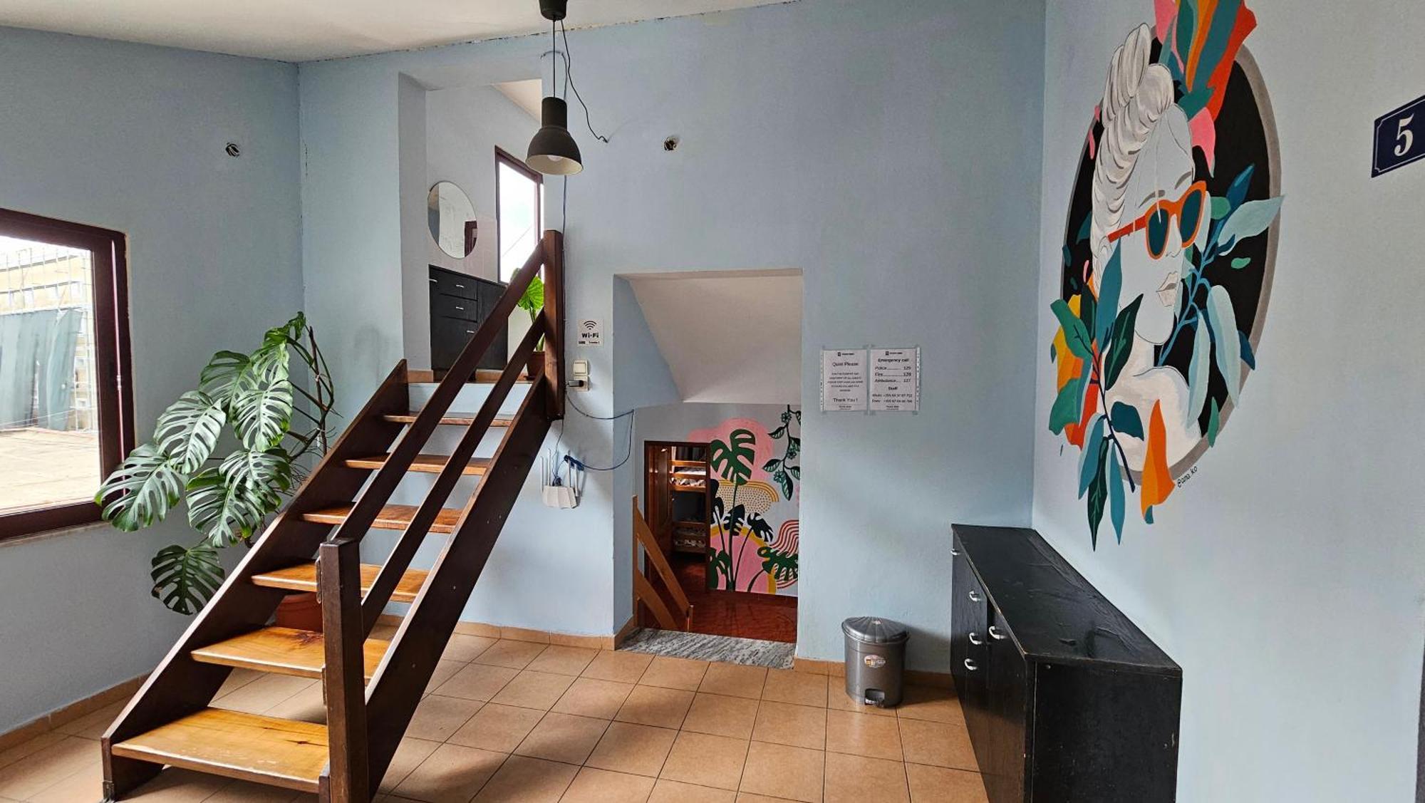Traveler Hostel Shkoder Exterior photo